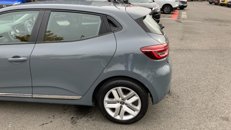 Renault Clio 1.0 TCe 100 Play 5dr Petrol Hatchback